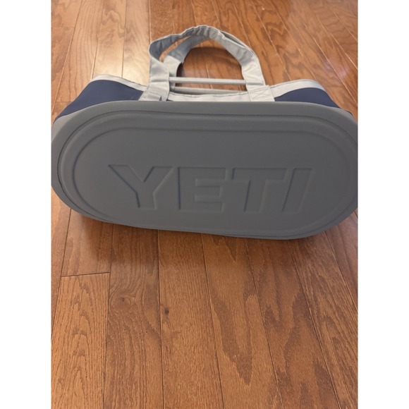 YETI Camino 35 Carryall Beach Carrying Tote Bag (Navy Blue) Carry Tote - Picture 3 of 5